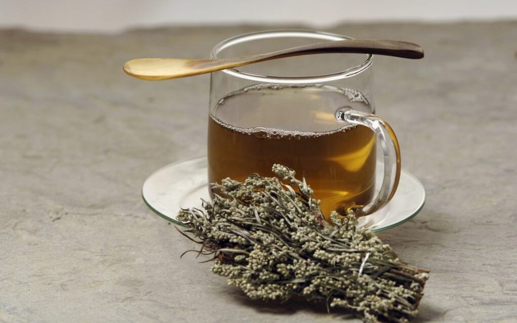 Ajenjo infusioa parasitoen aurka gorputzean